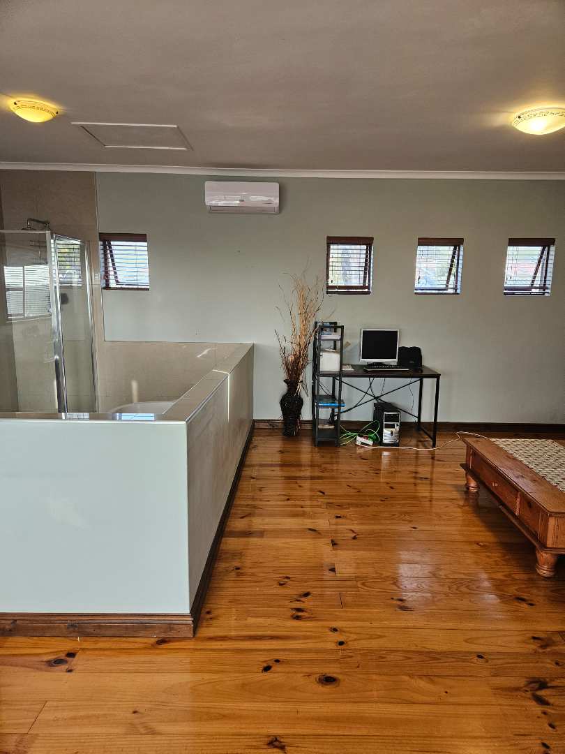 4 Bedroom Property for Sale in Kamma Heights Eastern Cape